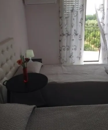 New Naxos Village B&B