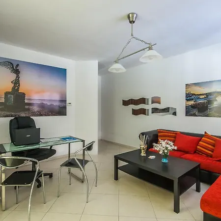 New Naxos Village B&B 지아르디니낙소스